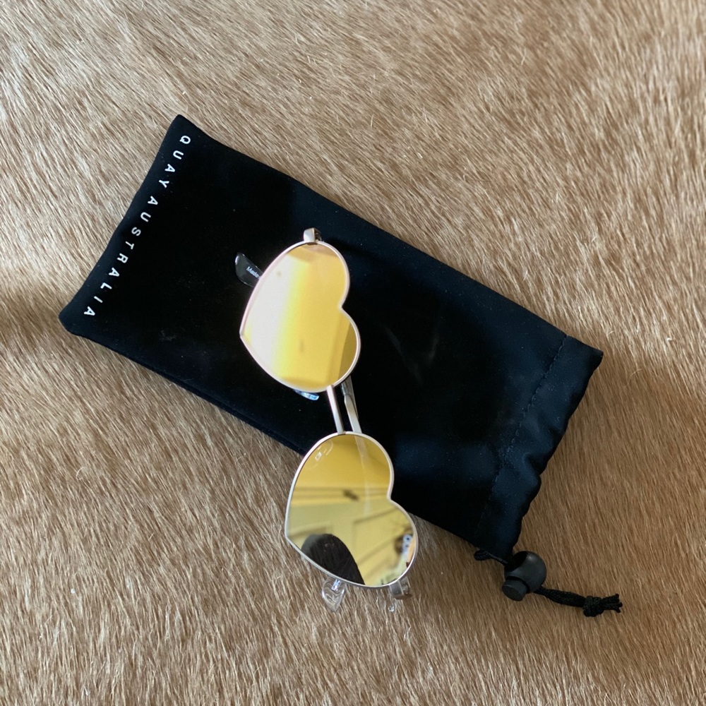 QUAY Australia Heart shaped sunnies! Never worn!!